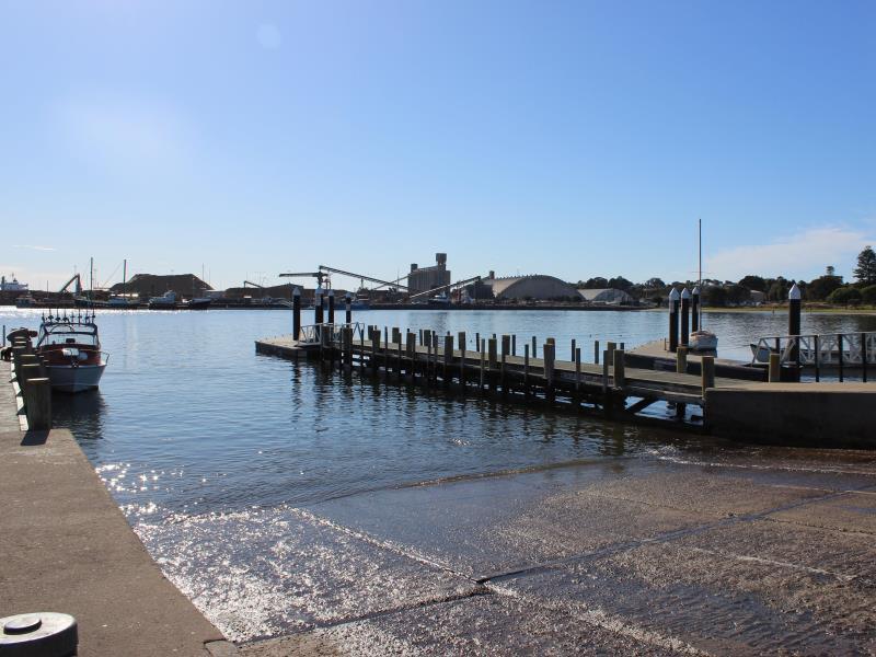 Nơi tham quan gần đây