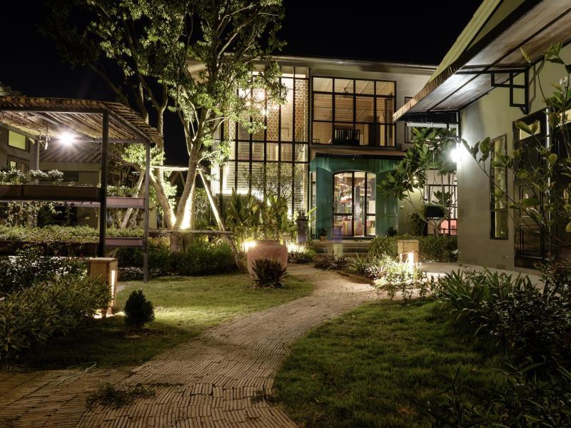 Ngoại cảnh khách sạn