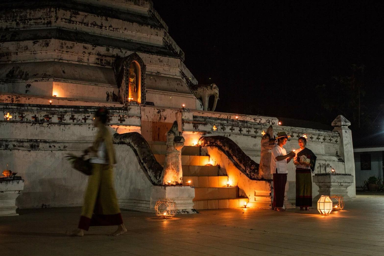 Nơi tham quan gần đây