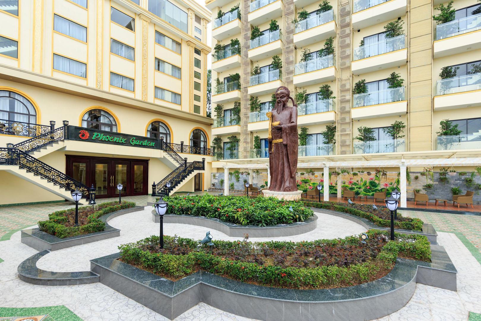 Khu vực xung quanh