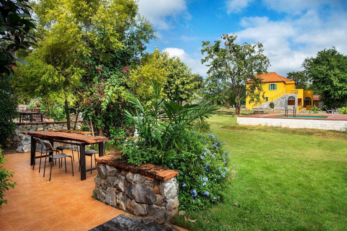 Ngoại cảnh khách sạn