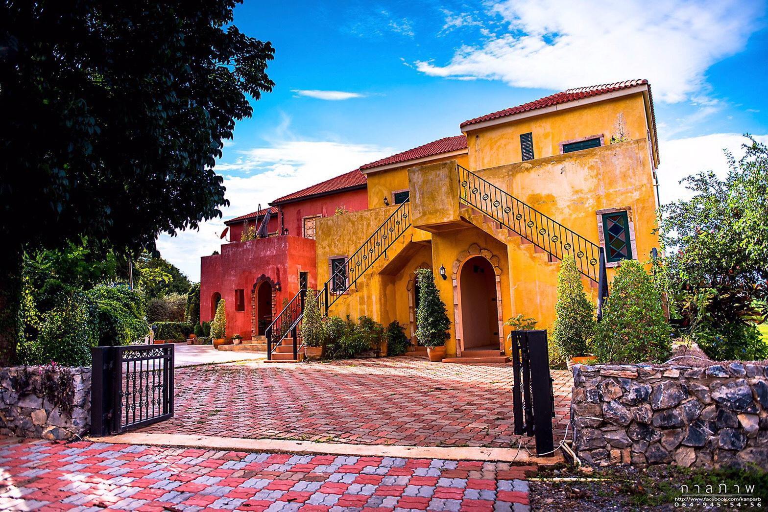 Ngoại cảnh khách sạn