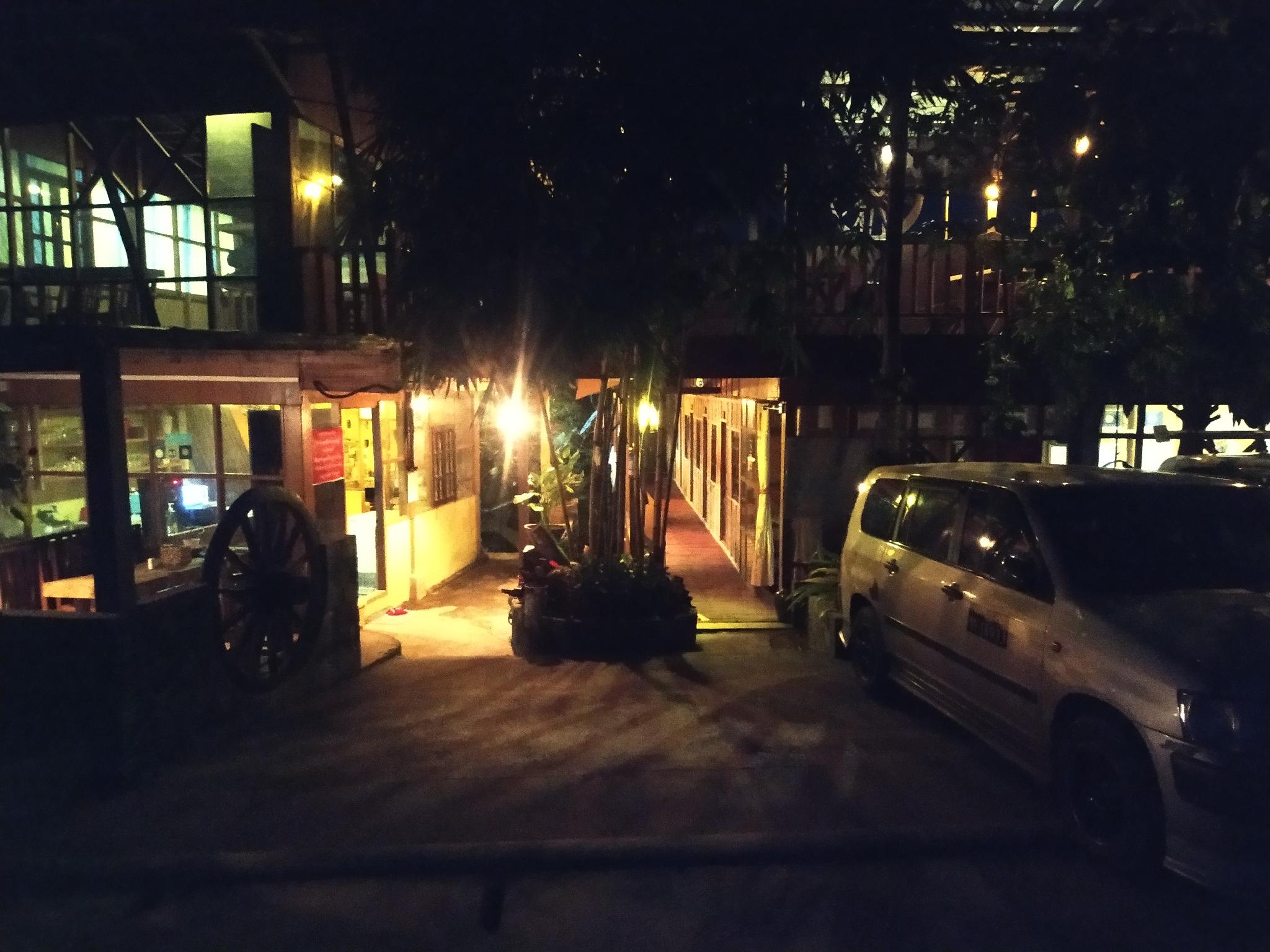 Ngoại cảnh khách sạn