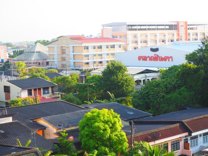 Khu vực xung quanh