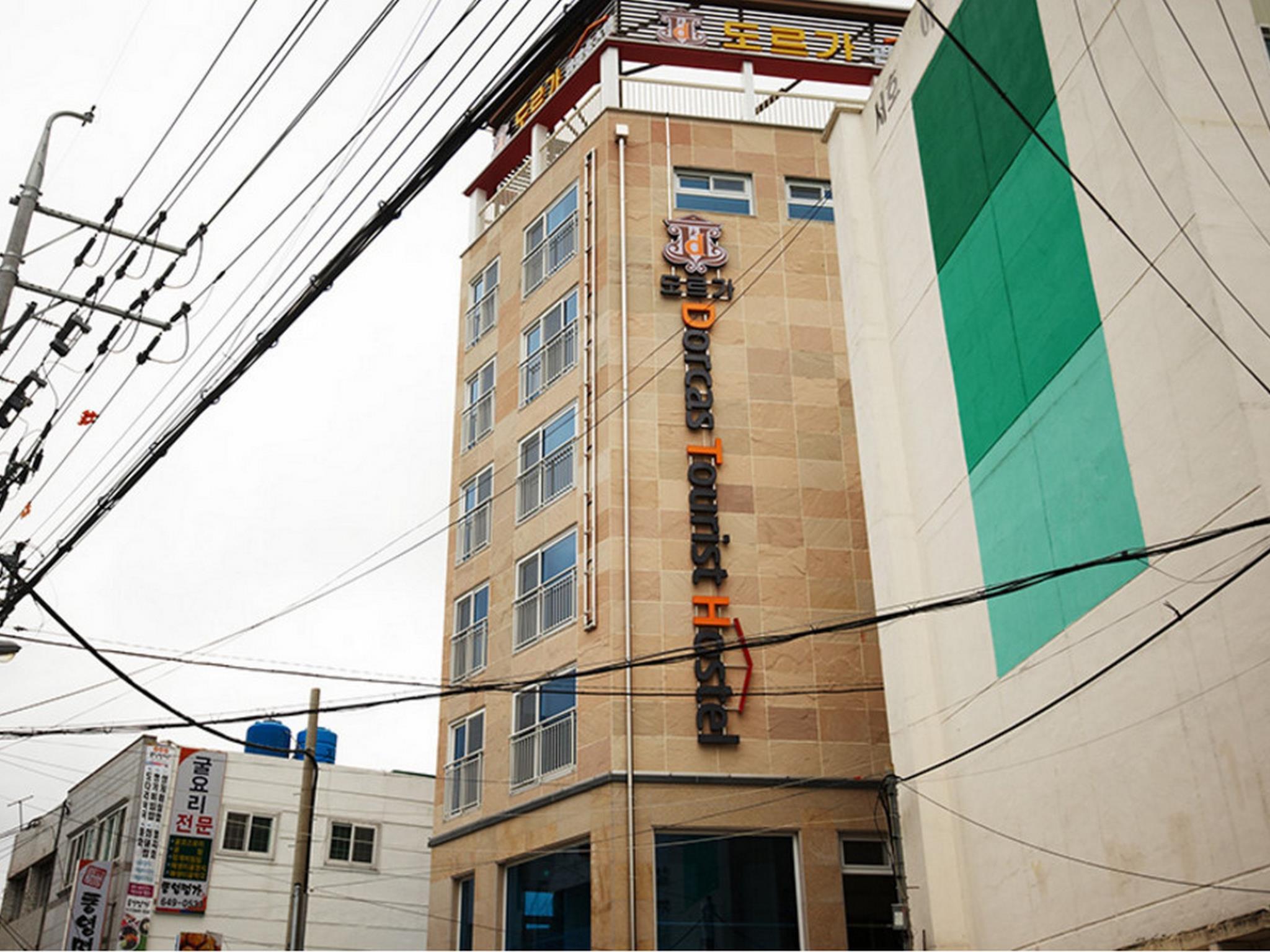 Ngoại cảnh khách sạn