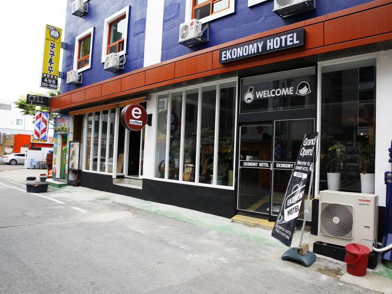 Ngoại cảnh khách sạn