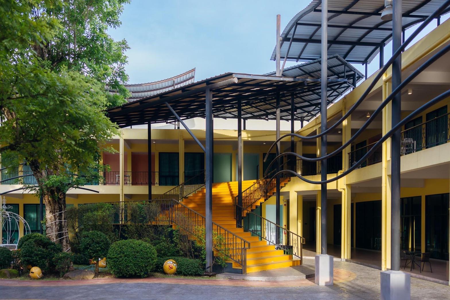 Ngoại cảnh khách sạn