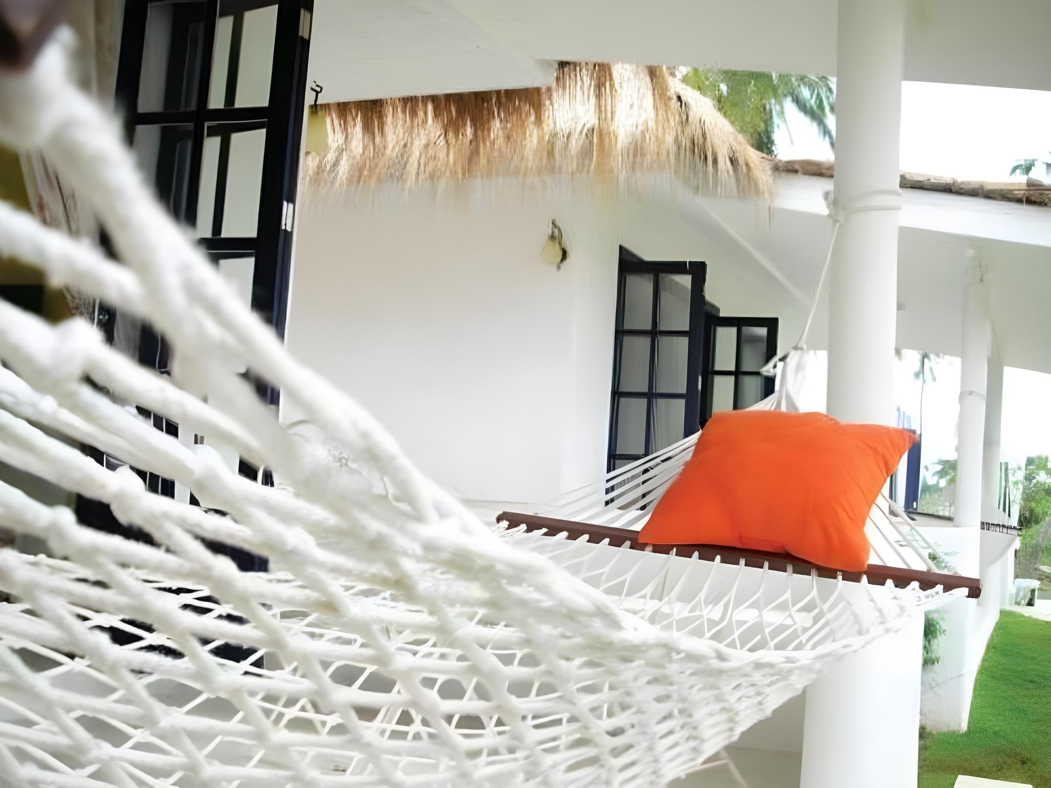 Khu vực xung quanh