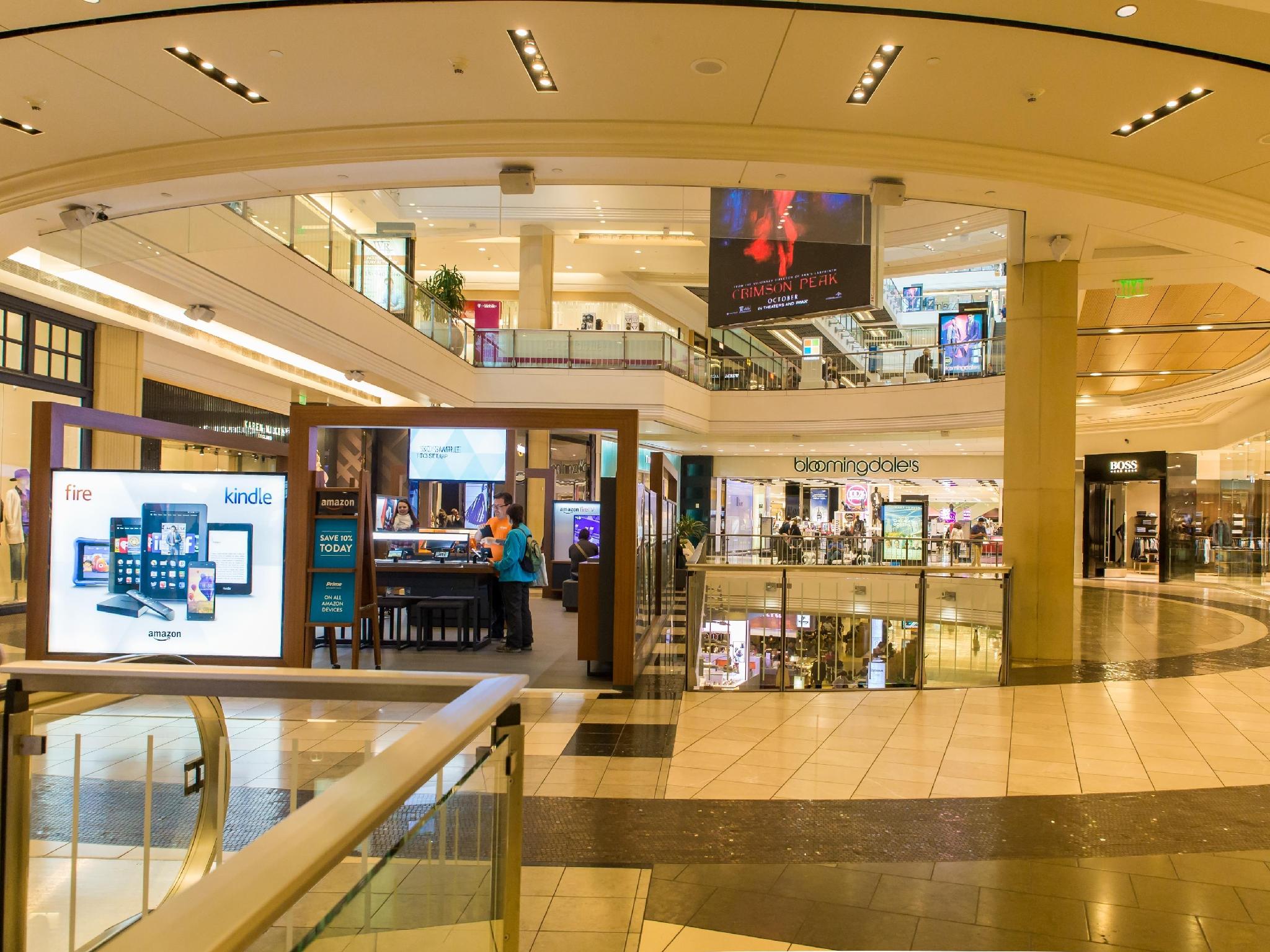 Nơi tham quan gần đây