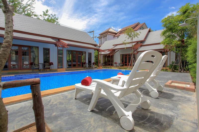 Ngoại cảnh khách sạn