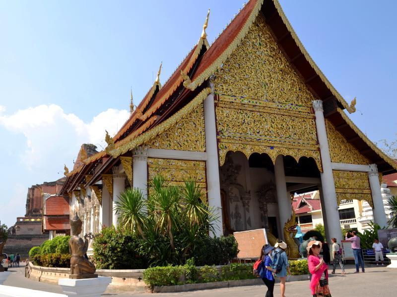 Nơi tham quan gần đây