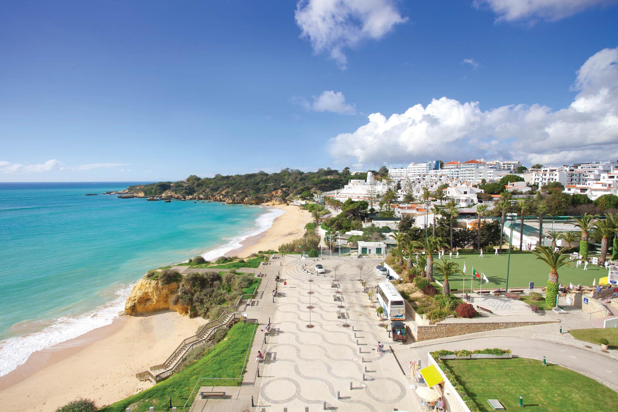 Khu vực xung quanh