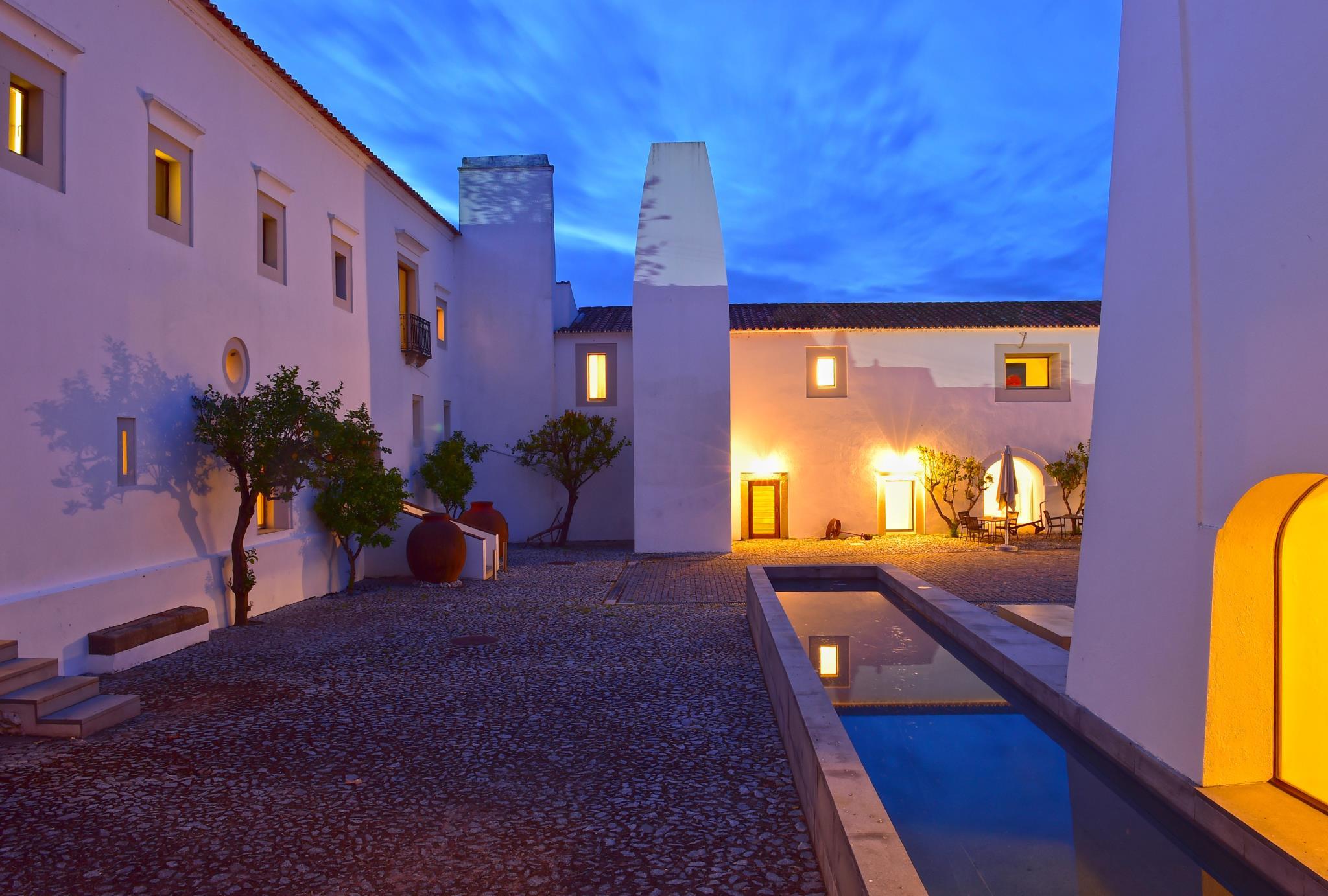 Ngoại cảnh khách sạn