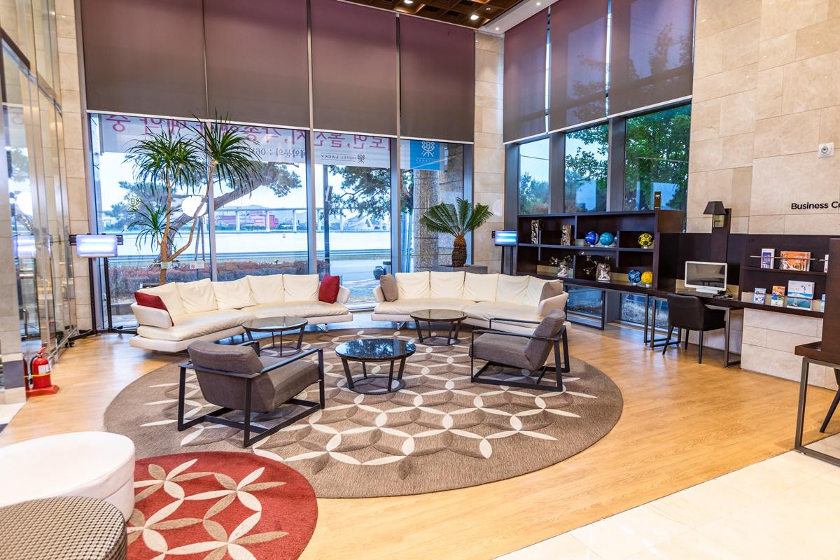 Trung tâm hội nghị