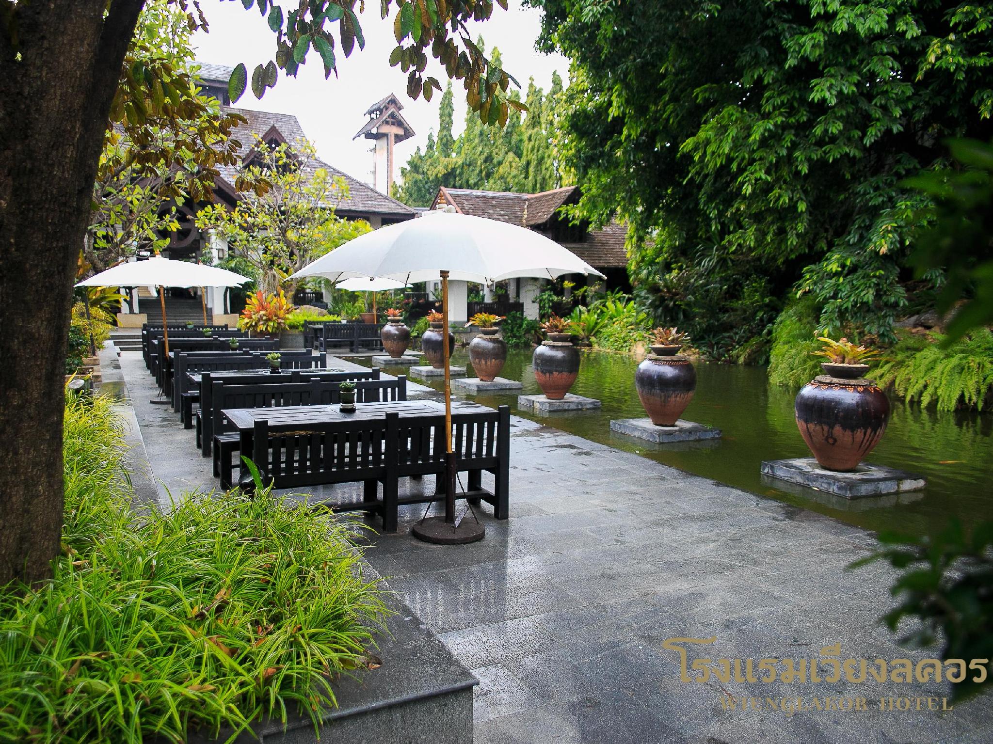 Khu vực xung quanh