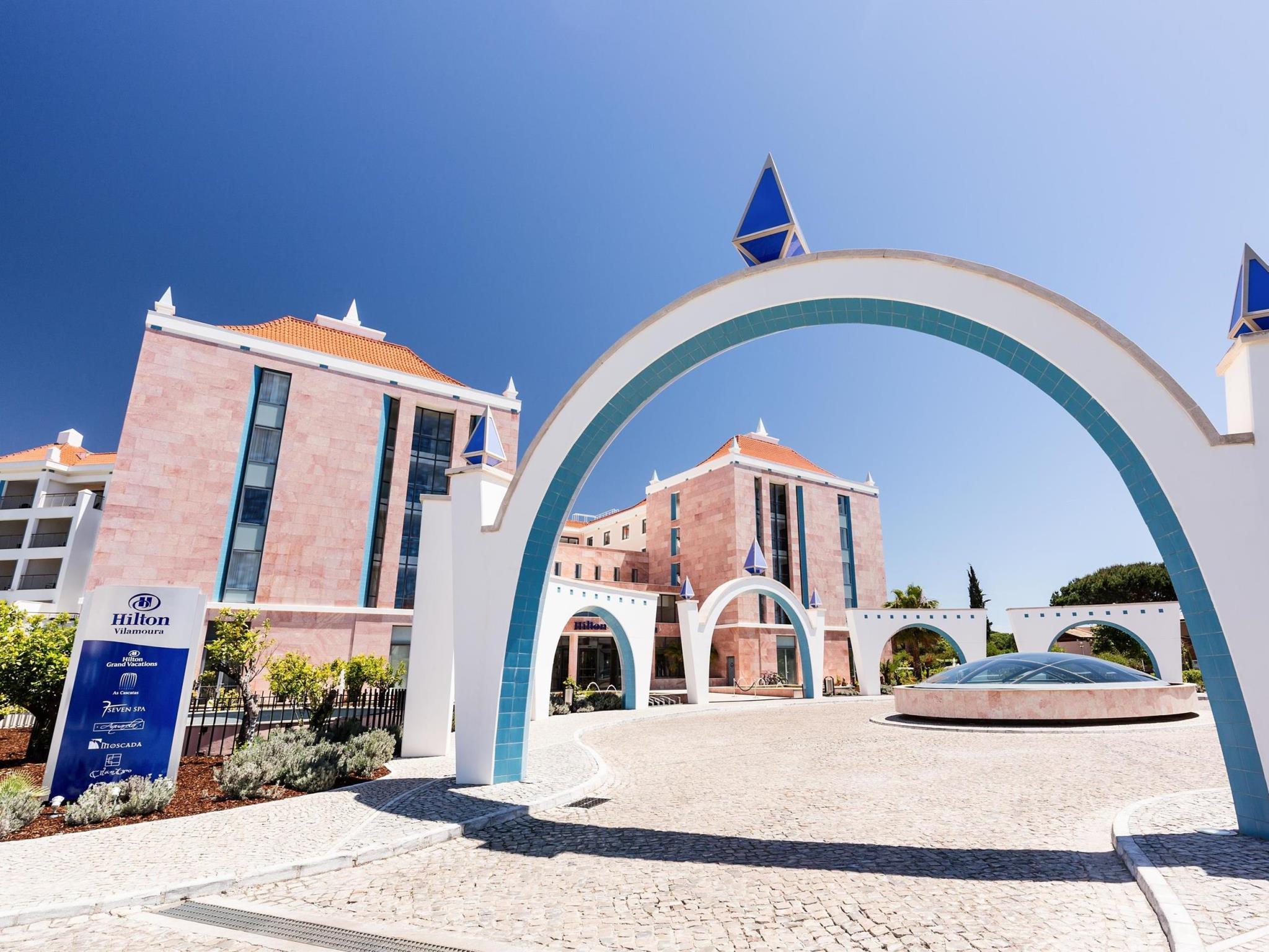 Ngoại cảnh khách sạn