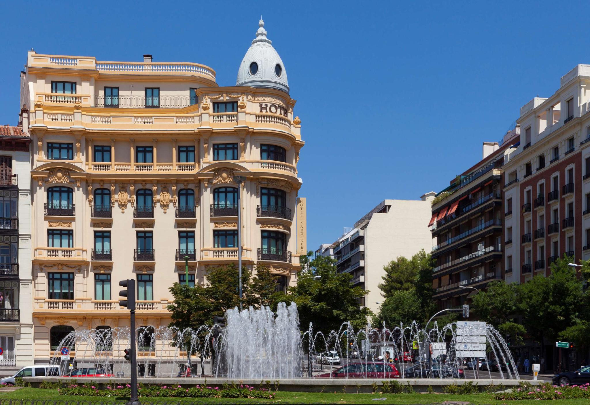 Ngoại cảnh khách sạn