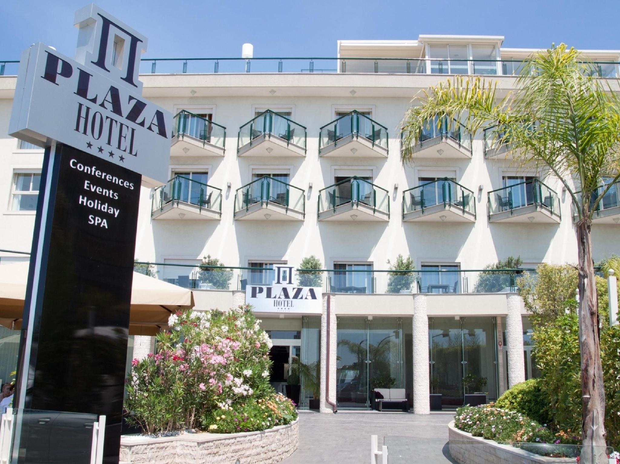 Ngoại cảnh khách sạn