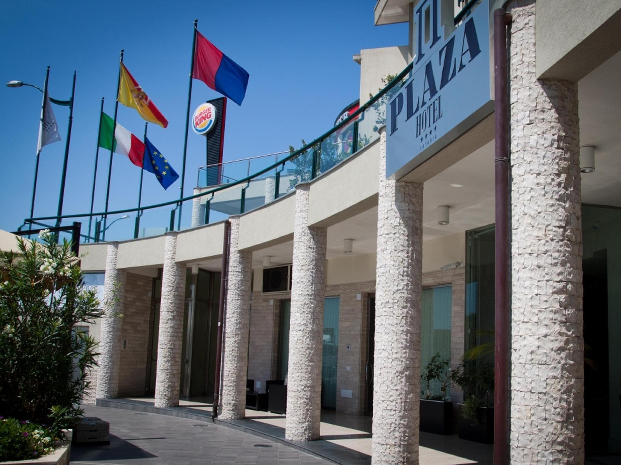 Ngoại cảnh khách sạn