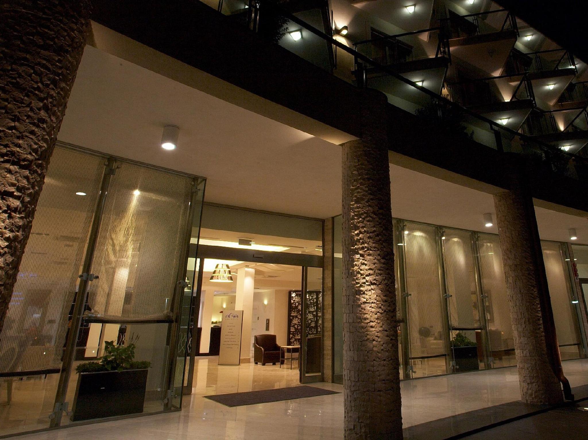 Ngoại cảnh khách sạn