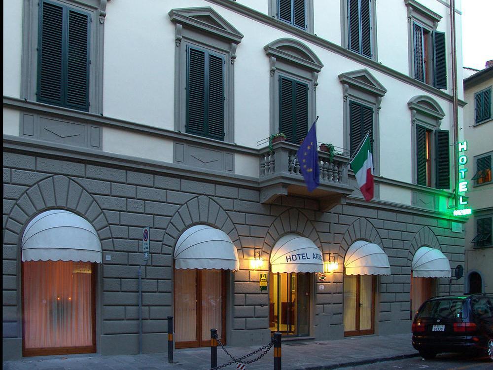 Ngoại cảnh khách sạn