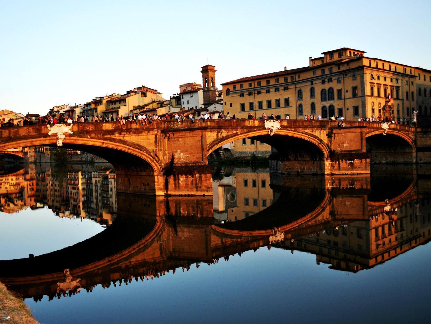 Khu vực xung quanh