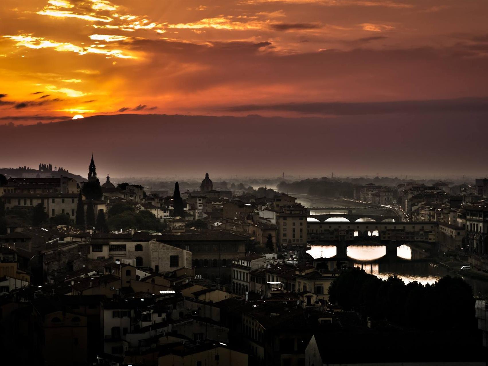 Khu vực xung quanh