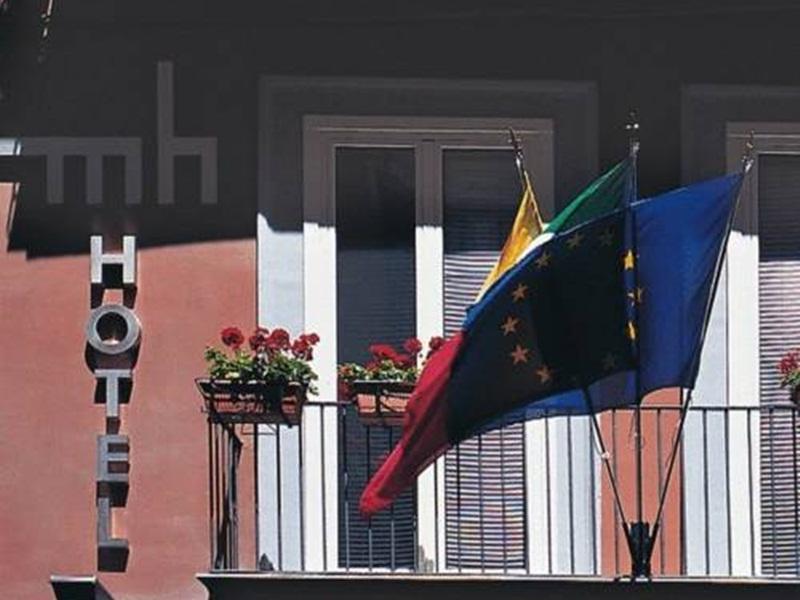 Ngoại cảnh khách sạn