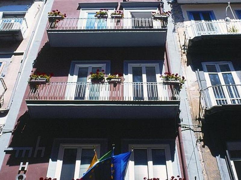 Ngoại cảnh khách sạn