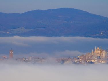Khu vực xung quanh