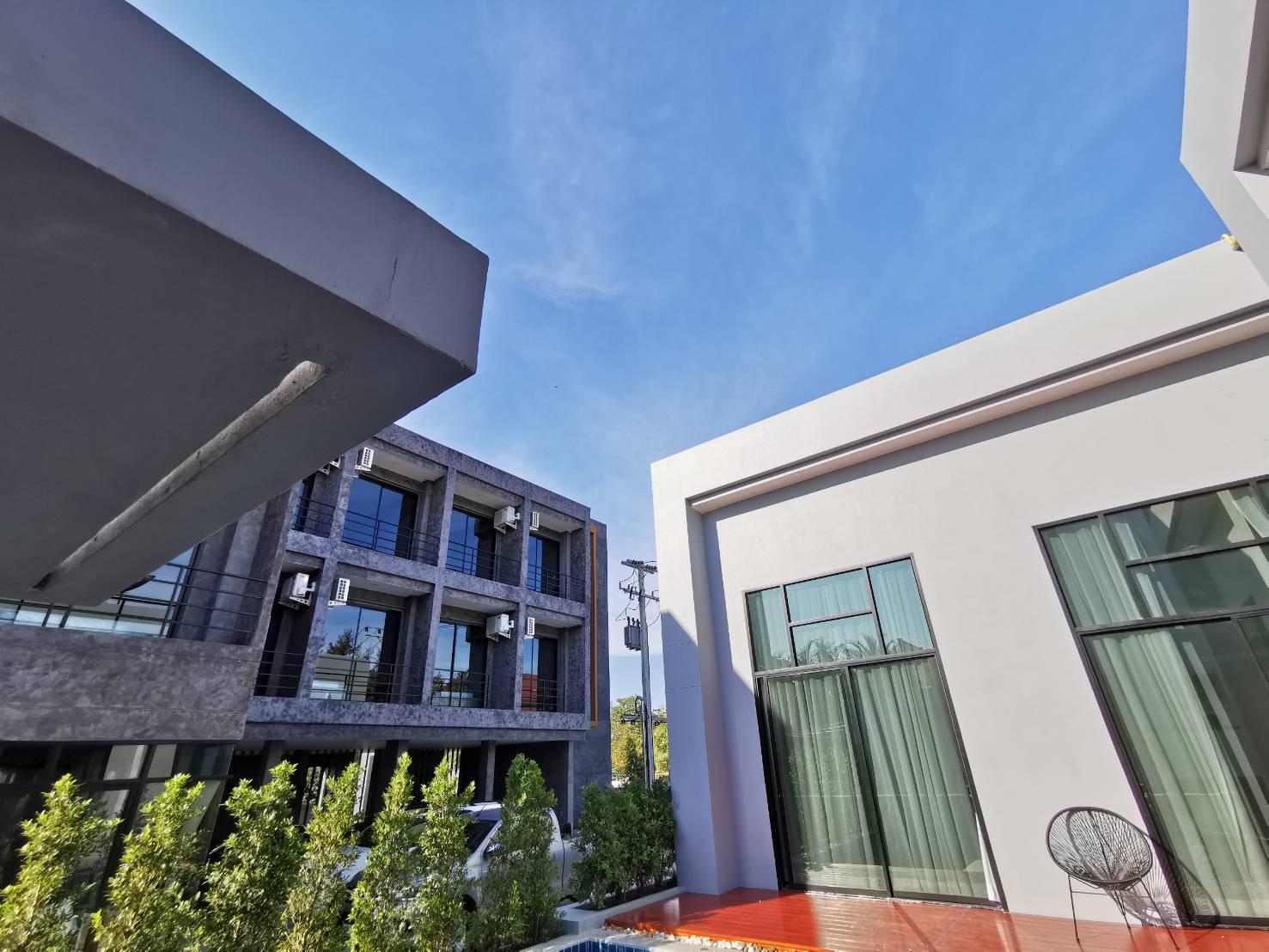 Khu vực xung quanh