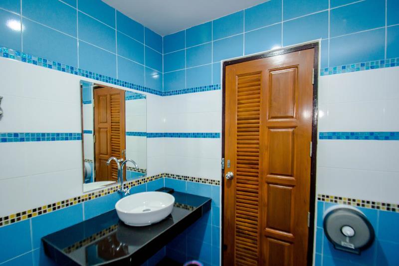 Khu vực xung quanh