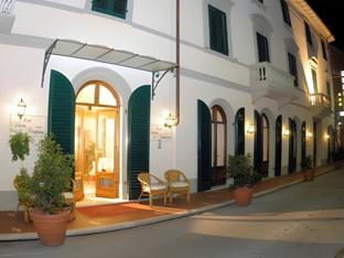 Ngoại cảnh khách sạn