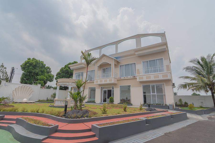 Ngoại cảnh khách sạn