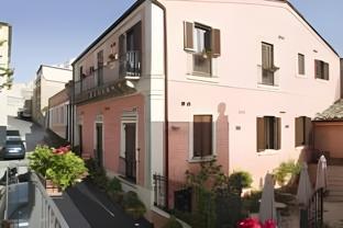 Ngoại cảnh khách sạn