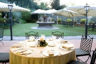 Ngoại cảnh khách sạn