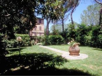 Ngoại cảnh khách sạn