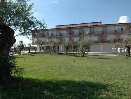 Ngoại cảnh khách sạn