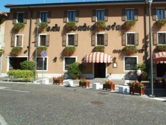 Ngoại cảnh khách sạn