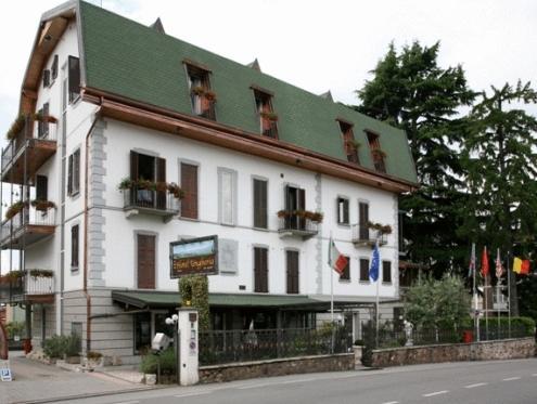 Ngoại cảnh khách sạn