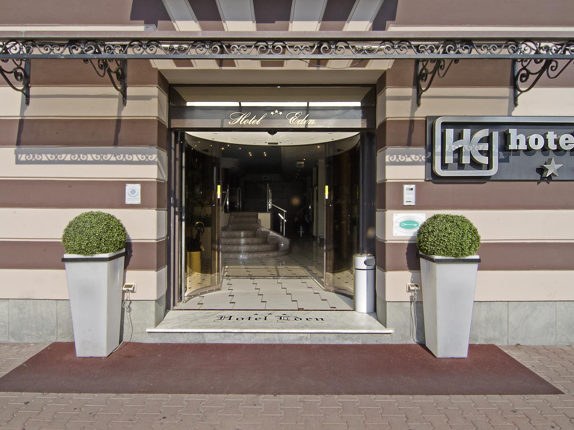 Ngoại cảnh khách sạn