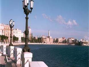 Khu vực xung quanh