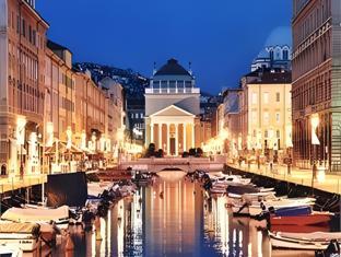 Ngoại cảnh khách sạn