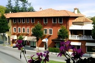 Ngoại cảnh khách sạn