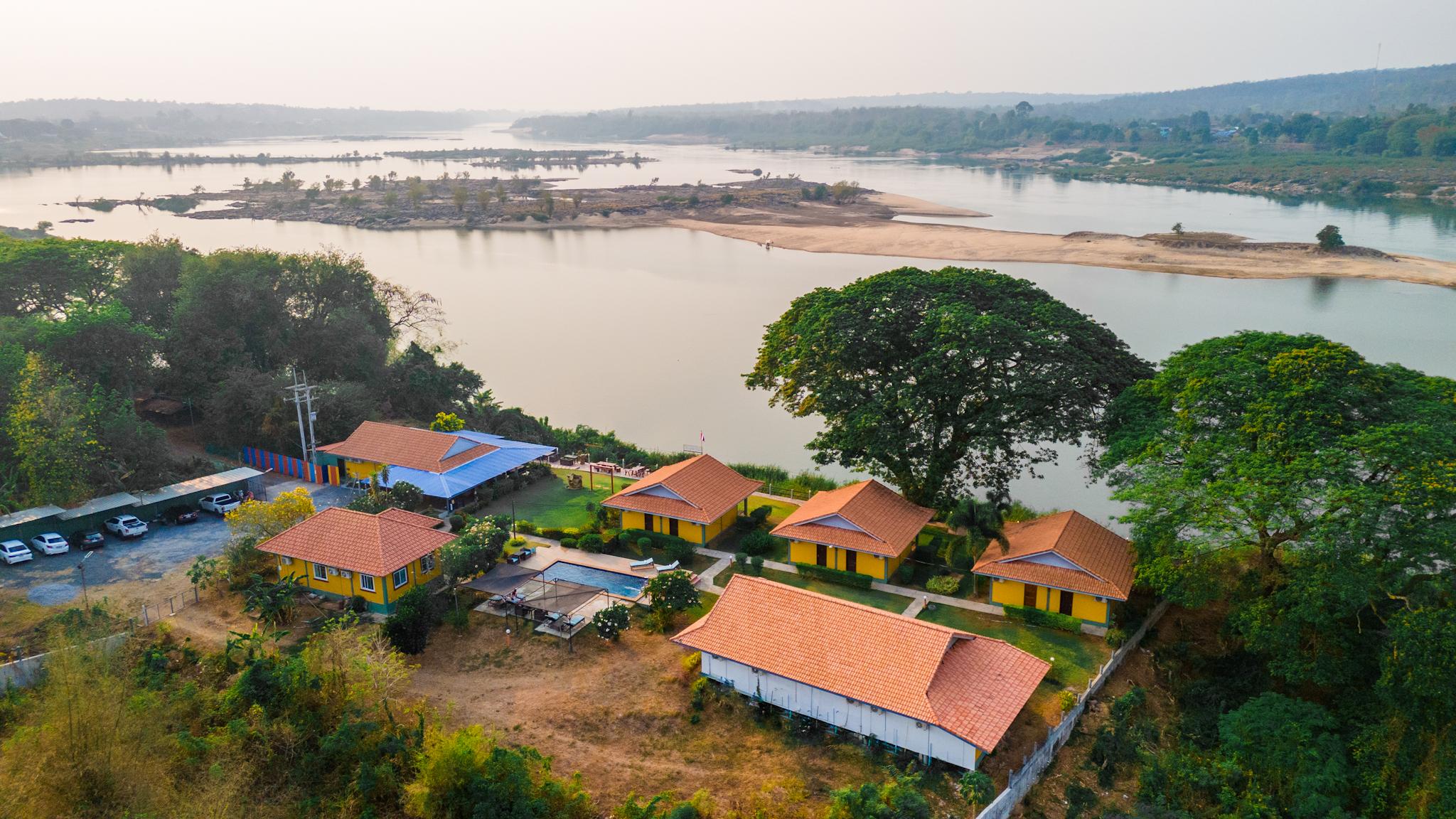 Ngoại cảnh khách sạn