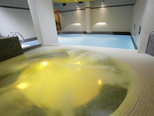 Bồn tắm nước nóng