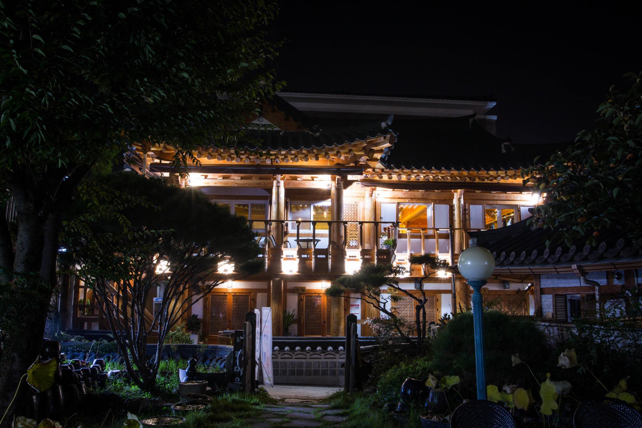 Ngoại cảnh khách sạn