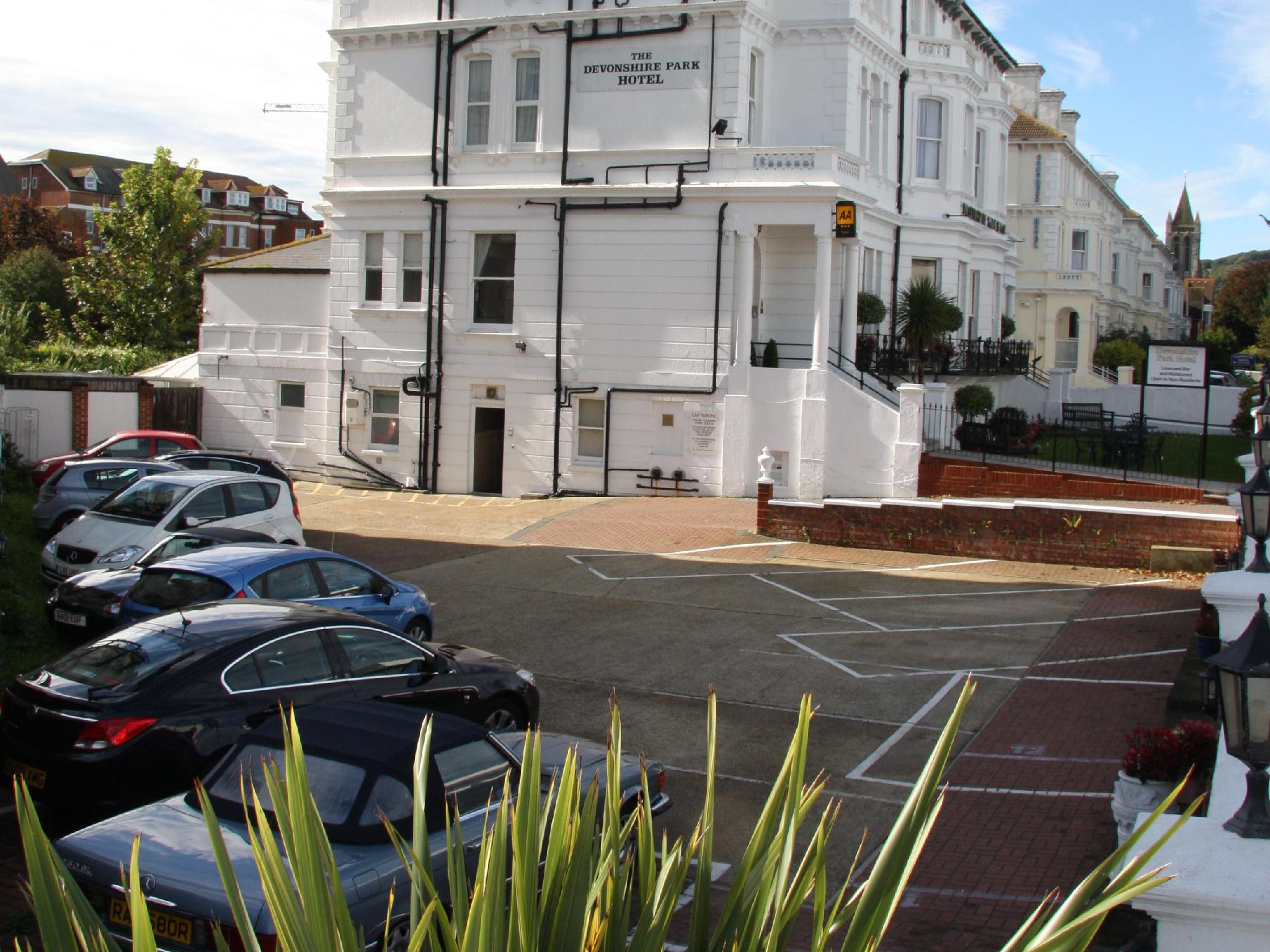 Ngoại cảnh khách sạn