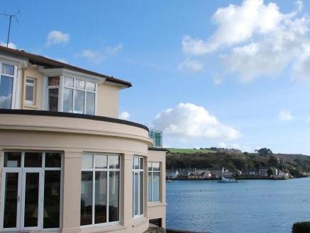 Ngoại cảnh khách sạn