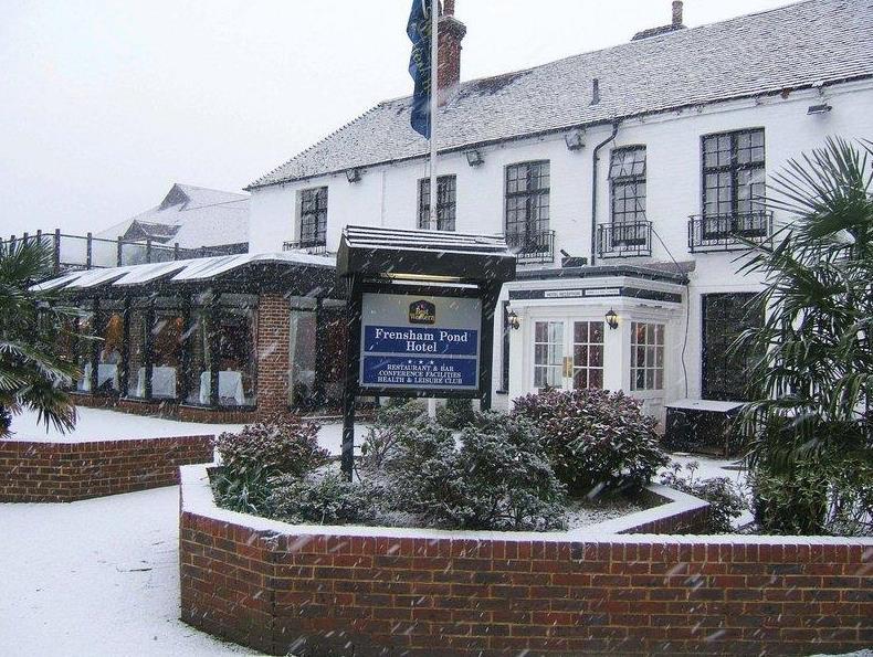 Ngoại cảnh khách sạn